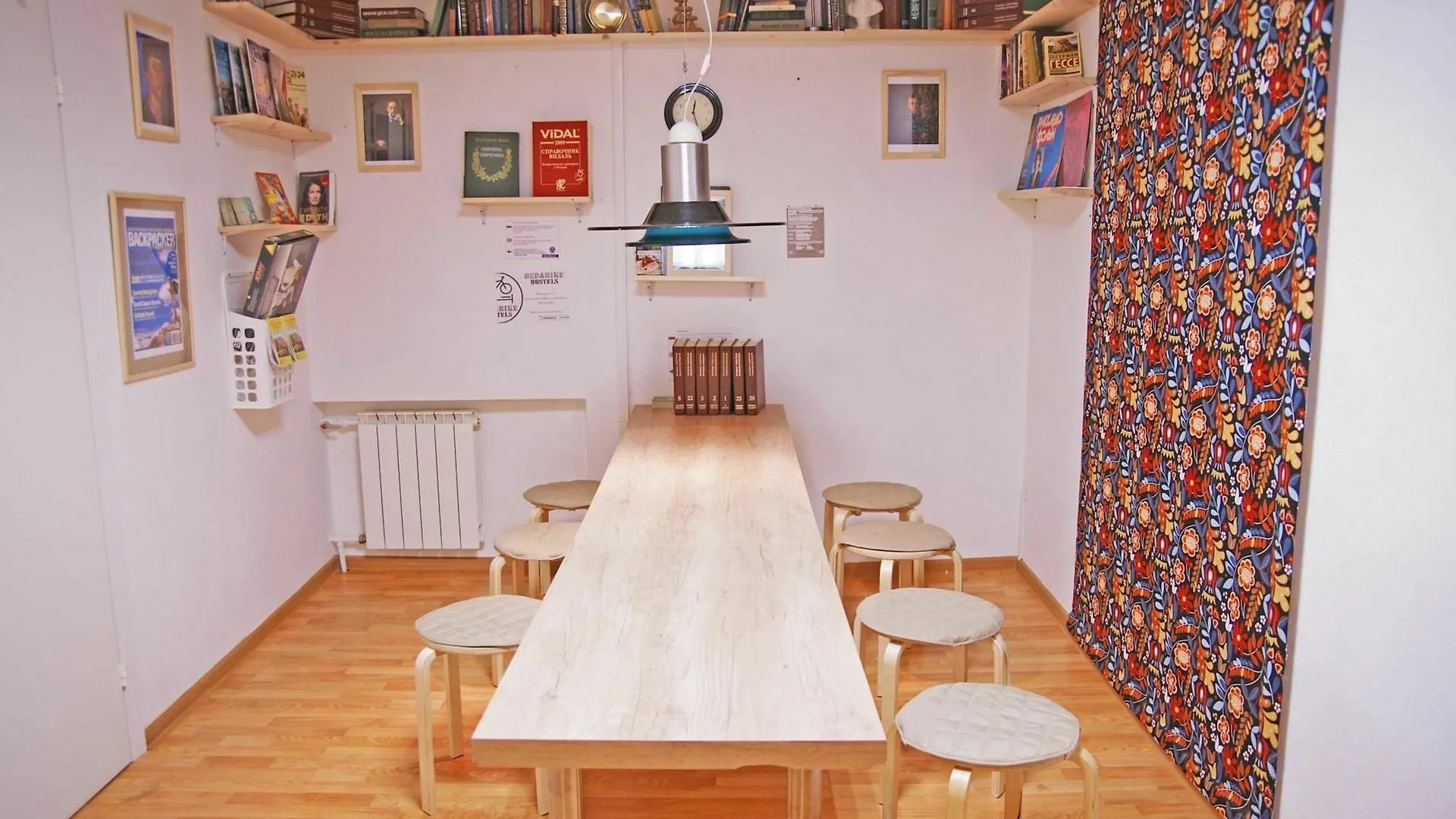 VELOHOSTEL на Марата 2*, Санкт-Петербург